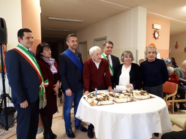 Rino Cocchi festeggia i suoi 100 anni a Castelnuovo Belbo