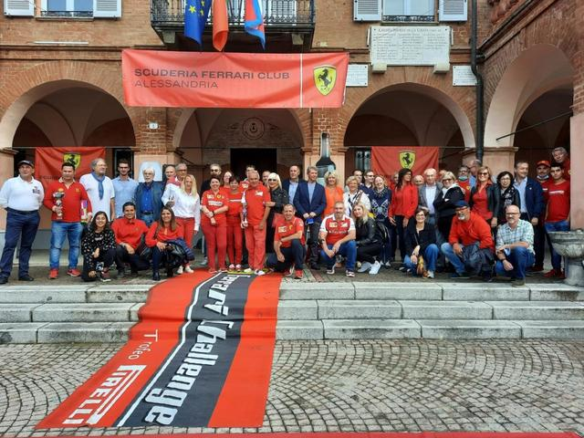 Da Castelnuovo Belbo ad Acqui Terme: più di 20 Ferrari hanno colorato la domenica con il terzo ritrovo itinerante